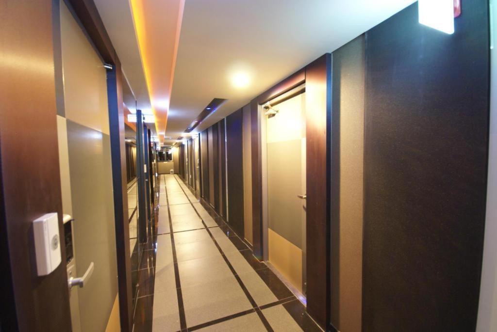 Ava Hotel Changwon Esterno foto